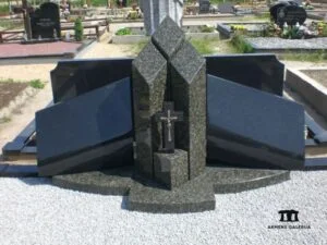 A-3 paminklas zalias gravas